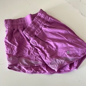 Lululemon Hotty Hot Low Rise Lined Shorts 2.5”